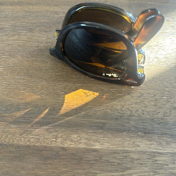 Ray-Ban Folding Wayfarer - Tortoise - Picture 3 of 3